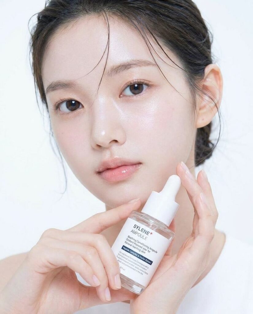 Model applying Korean peptide ampoule serum